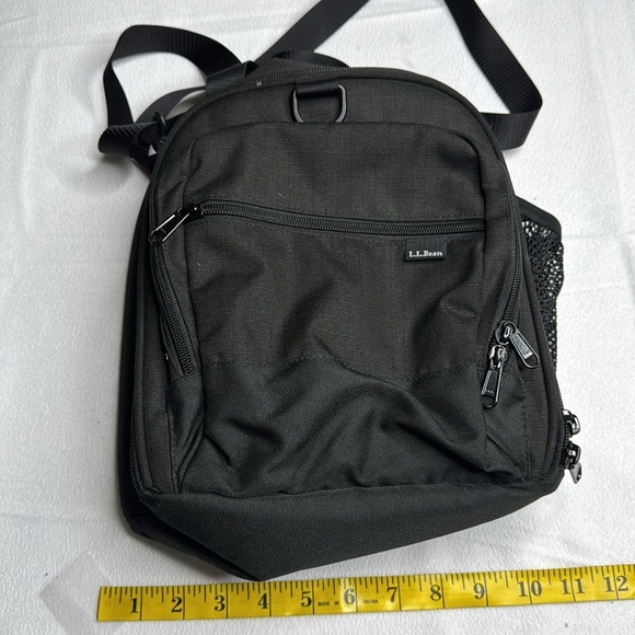 L.L. Bean black zipper lunch bag in excellent condition - Picture 2 of 4